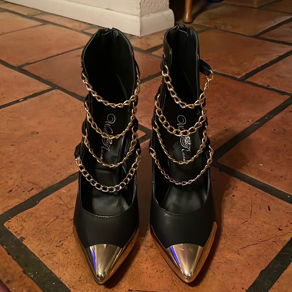 Black and Gold Shooties